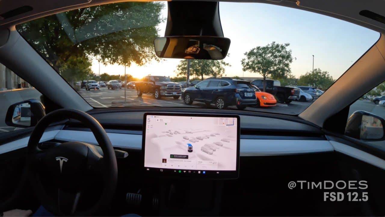 FSD 12.5 drives to Best Buy and finds a parking spot