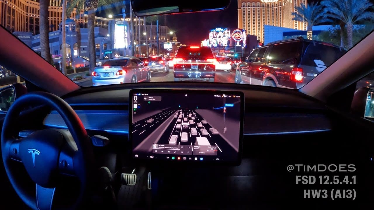 FSD 12.5.4.1 - First Impressions on Las Vegas Strip with HW3 Model Y