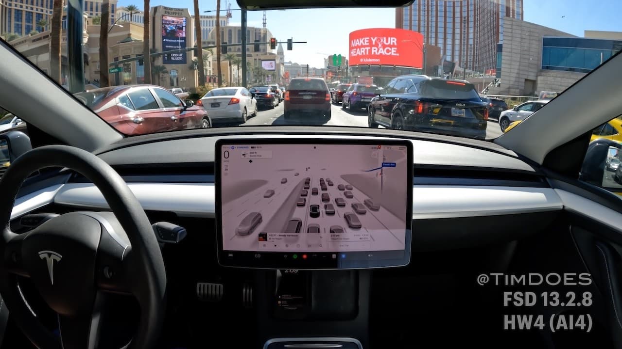 FSD 13.2.8 - First Impressions on Las Vegas Strip - Zero Interventions!