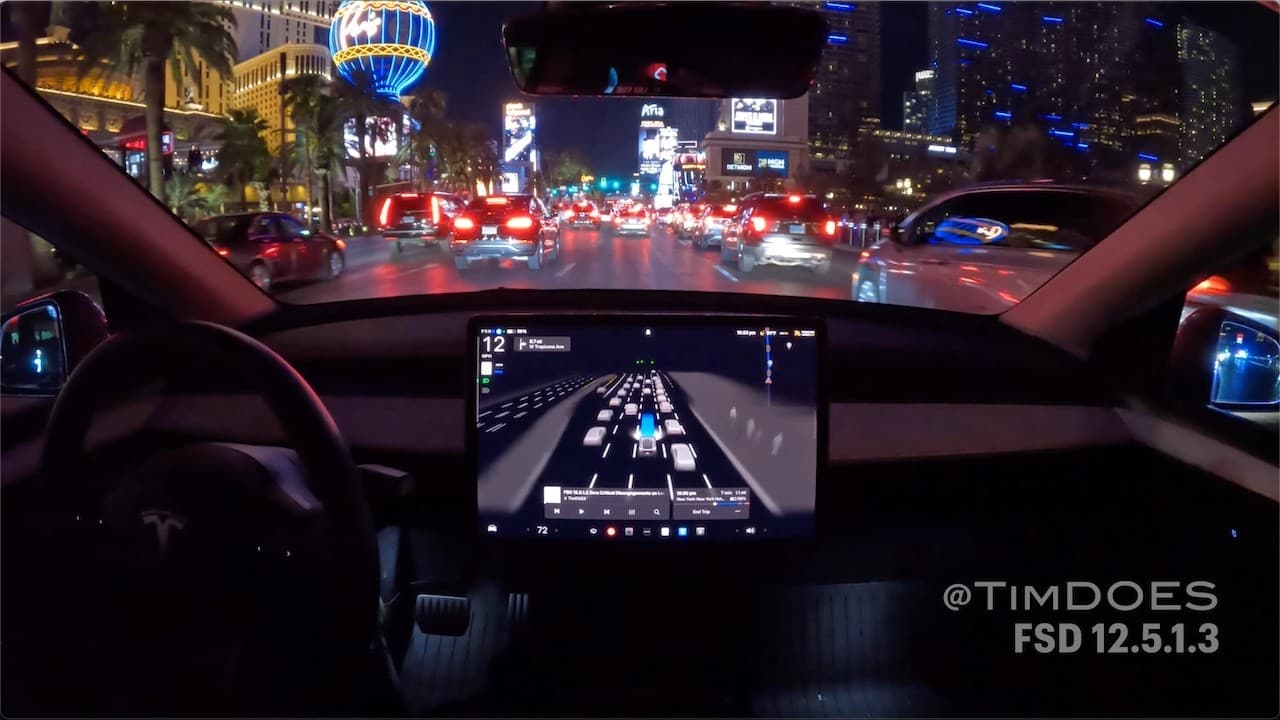 FSD 12.5.1.3 Another zero takeover drive on Las Vegas Strip!