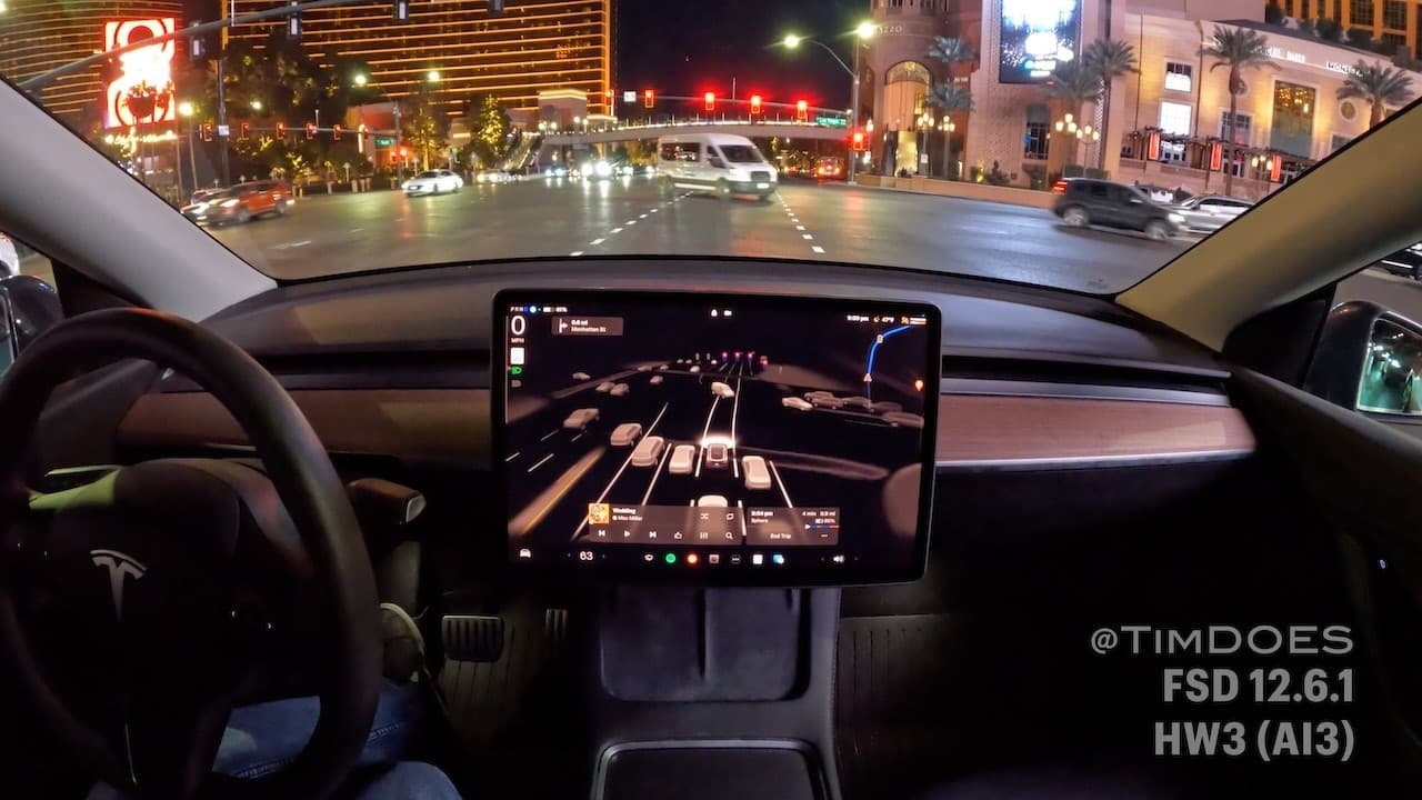 FSD 12.6.1 - First Impressions - Las Vegas Strip - Incredibly similar to FSD 13!