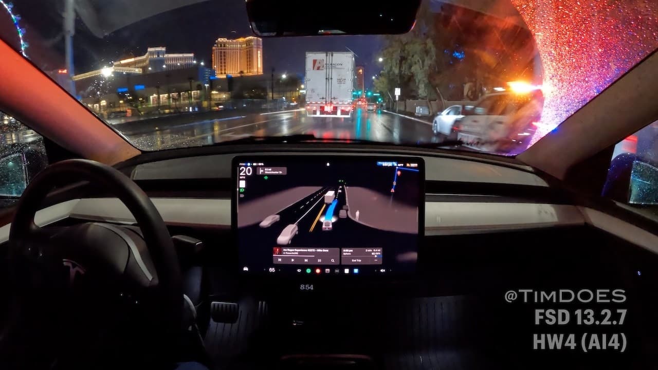 FSD 13.2.7 - First Impressions - Las Vegas Strip - Handles Police Car - Parks Itself