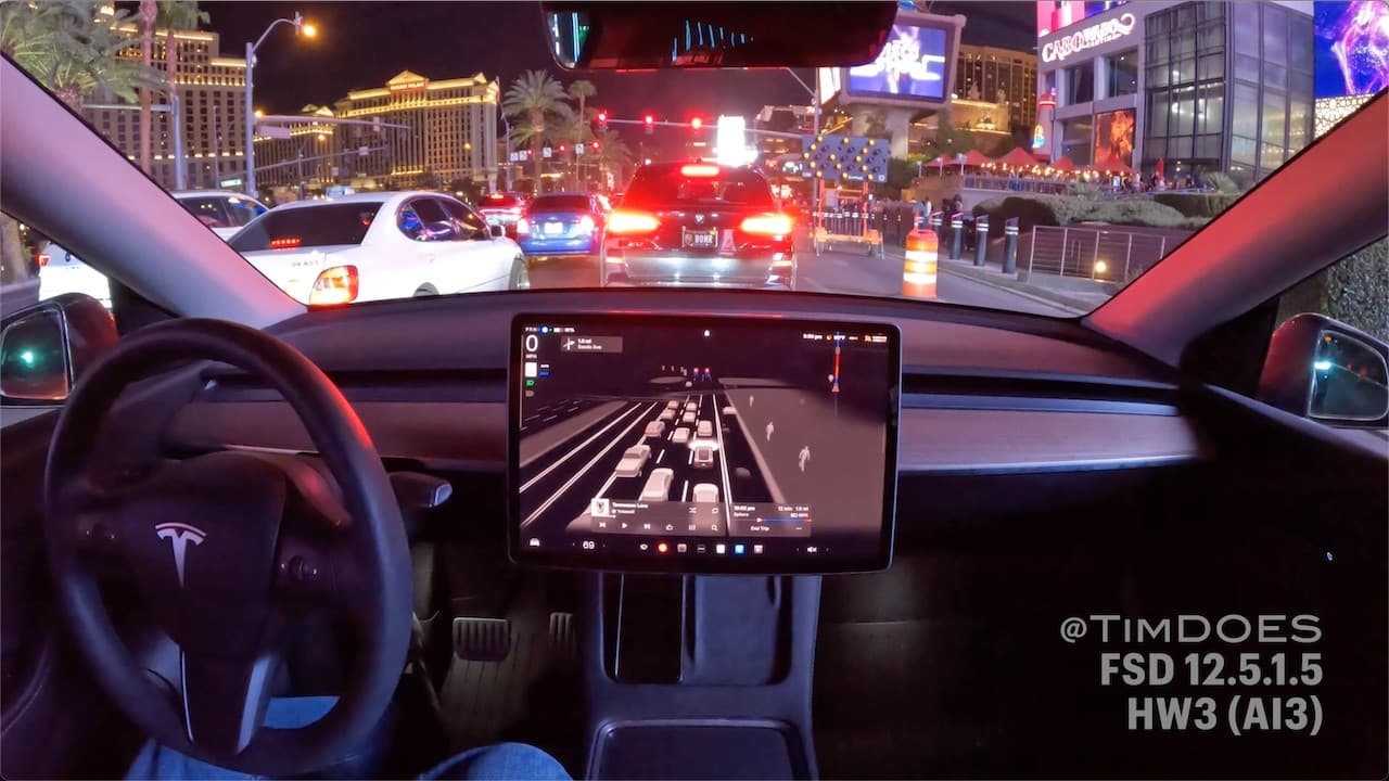 FSD 12.5.1.5 HW3 (AI3) - First Impressions on Las Vegas Strip