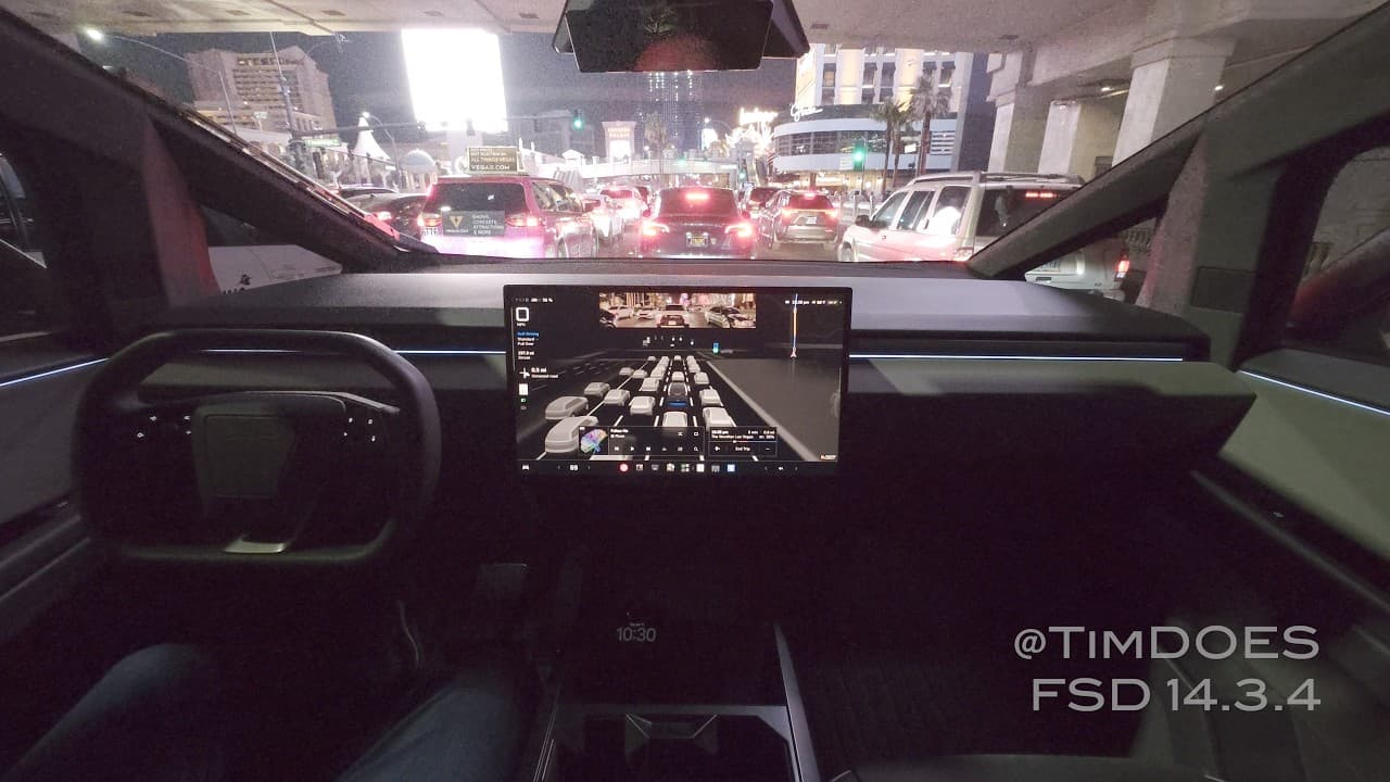 FSD 14.3.4 - First Impressions on Las Vegas Strip