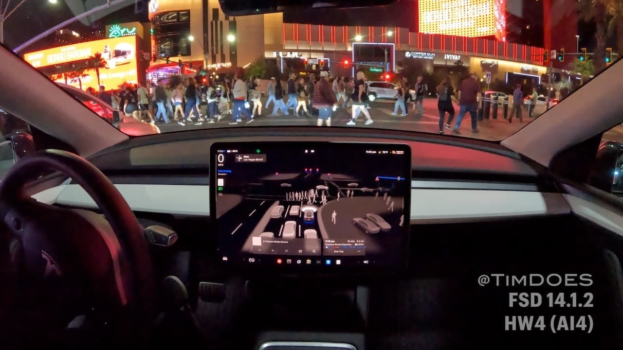 FSD 14.1.2 - Las Vegas Strip - Saturday Night Madness!